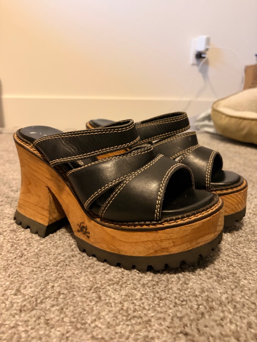 VINTAGE LONDON UNDERGROUND Rare Skull Platform Chunky Lug Sole Clogs Size 8